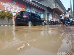 Banjir Rendam Sampang Jatim, 20 Cm Lagi Terjang Sel Rutan