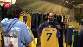 VIDEO: Fans Al Nassr Serbu Jersey Ikonik Ronaldo