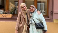 Ibunda Zaskia Sungkar Buka Resto Padang di Belanda, Ingin Isi Hari Tua dengan Suami