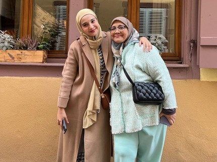 Kisah Ibunda Shireen Sungkar Buka Rumah Makan Padang di Belanda, Tetangga Bule Sampai Makan Tiap Hari