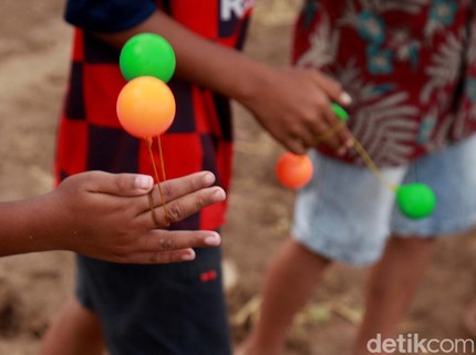 Ada Larangan Main Lato-lato di Dalam Pesawat? Ini Kata Pihak Maskapai