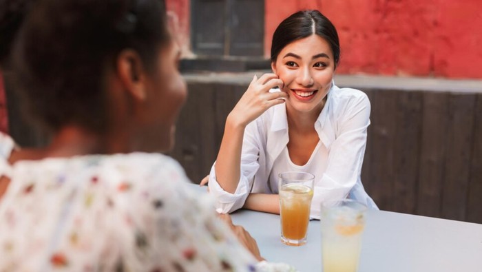 img-title Elegan dan Percaya Diri, Ini 5 Cara Orang Cerdas Membangun Kesan Pertama yang Baik
