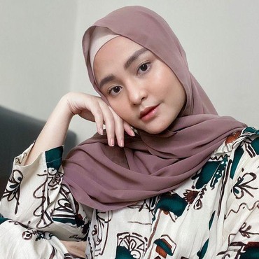 Sosok Indah Ningtyas Istri Komika Rigen yang Dituduh Open BO