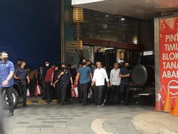Jokowi Tinjau Pasar Tanah Abang usai PPKM Dicabut: Optimisme 2023