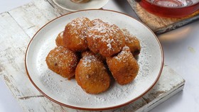 Kue Belanda Oliebollen Mirip dengan Odading, Apa Bedanya?