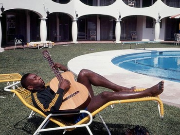 img-title Pele Legenda Sepakbola Brasil Ternyata Juga Piawai Bermusik
