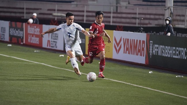 Pratama Arhan kembali mengeluarkan senjata pemungkas lemparan ke dalam maut yang berujung gol bagi Timnas Indonesia saat melawan Filipina di Piala AFF 2022.