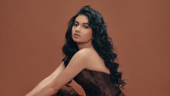 Antusias Ratu Sofya Sambut Lebaran dengan Bikin Kue Bareng Keluarga Pacar