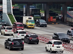 Jumat Pagi, Tol Merak Arah Jakarta Macet