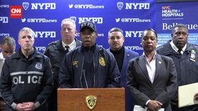 VIDEO: Polisi Patroli Tahun Baru di New York Diserang Pakai Parang