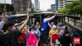 FOTO: Jalan-jalan Keliling Jakarta Naik Bus Tingkat