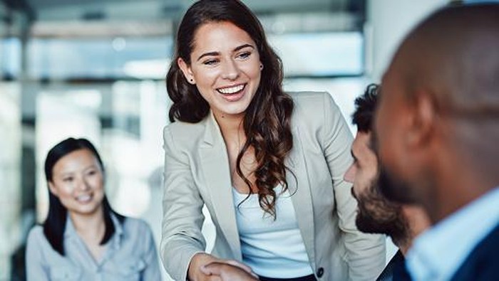 5 Kebiasaan yang Bisa Bikin Kamu Mudah Dipercaya Orang Lain, Tertarik Coba?