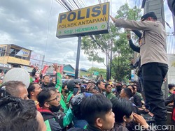 Jabar Hari Ini: Ojol Geruduk Opang hingga Kaki Pembalap Remuk