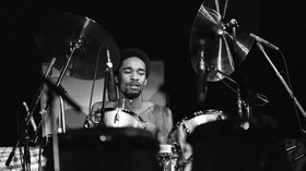Fred White, Drummer Earth Wind & Fire Meninggal Dunia