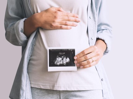 Janin Berhenti Bergerak: Kenali Ciri, Penyebab, Cara Mengatasinya & Waktu Terbaik ke Obgyn