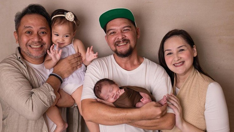 Kisah Ipar Mona Ratuliu Tak Sempat Bertemu Anak hingga Akhir Hayat Kisah Ipar Mona Ratuliu Tak Sempat Bertemu Anak hingga Akhir Hayat