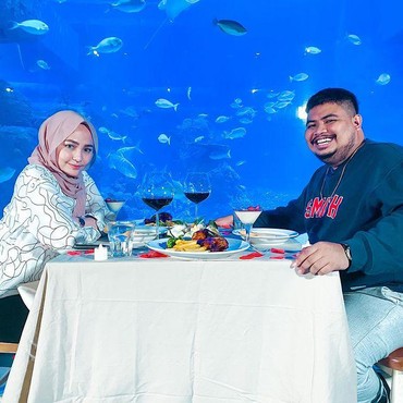 Istri Dituding Open BO, 7 Potret Rigen Pasang Badan Untuk Indah Ningtyas