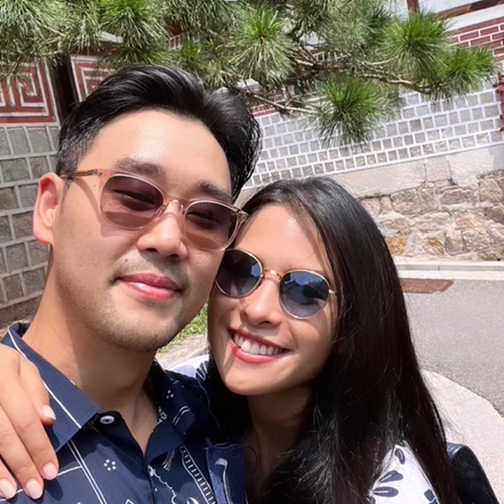 <p>Baru 8 bulan menikah, Maudy Ayunda dengan Jesse Choi selalu lengket dan tak pernah terpisahkan. Mereka kerap membagikan potret kebersamaan di media sosial. (Foto: Instagram @jessechoi_)</p>