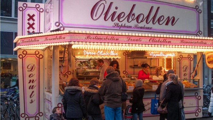 Mengenal oliebollen, donat khas Belanda yang menjadi tradisi kuliner perayaan tahun baru/Getty Images/Karen Desjardin