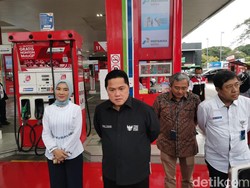 Erick Thohir Cerita Rapat Bareng Sri Mulyani Sebelum Turunkan Harga Pertamax
