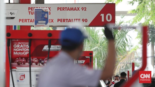 Kementerian Energi dan Sumber Daya Mineral (ESDM) meminta Pertamina mengikuti aturan soal penyesuaian harga bahan bakar minyak (BBM) non-subsidi setiap bulannya
