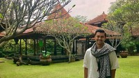<p>Fasilitas lainnya yang menarik perhatian banyak orang adalah gazebo di halaman belakang. Gazebo ini sering digunakan Anjasmara dan keluarga untuk berlatih yoga dan kumpul bersama keluarga, serta teman-teman. (Foto: Instagram@anjasmara)</p>