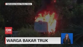 VIDEO: Tabrak Pemotor, Truk Dibakar Warga
