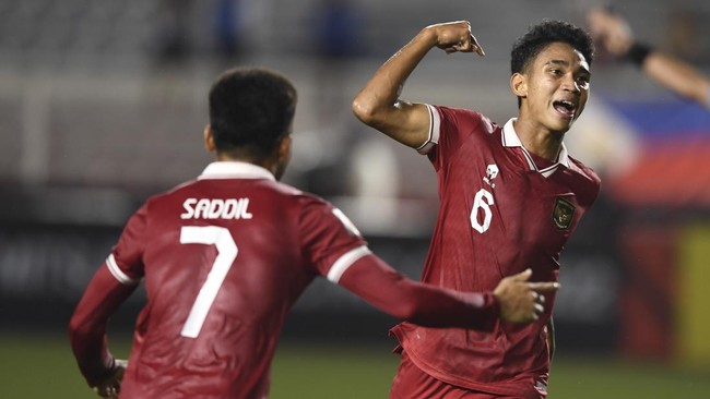 Marselino Ferdinan membukukan rekor baru sebagai pencetak gol termuda Timnas Indonesia di Piala AFF melewati catatan yang pernah diukir Boaz Solossa.