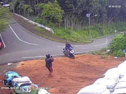 Terlalu! 2 Pria Ngonten Pura-pura Kecelakaan di Jalur Maut Gotekan Mojokerto
