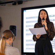 Dijamin Nggak Bikin Ngantuk, 5 Trik Presentasi Ini Bisa Bikin Hati Audiens Takluk!