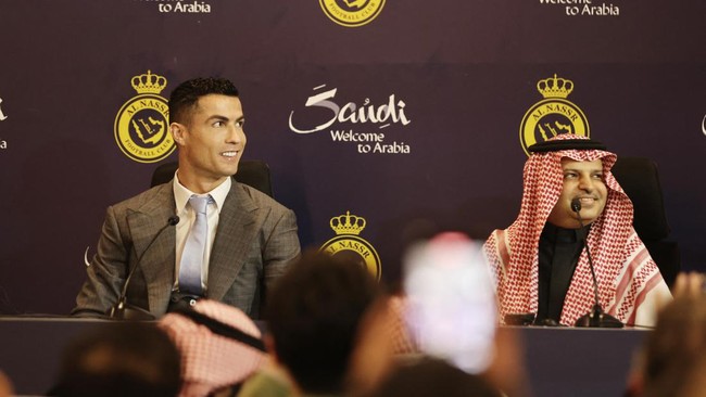 Cristiano Ronaldo menganggap gaji Rp3,3 triliun per tahun yang didapatnya di Al Nassr adalah hal yang biasa karena dia sosok pemain yang unik.