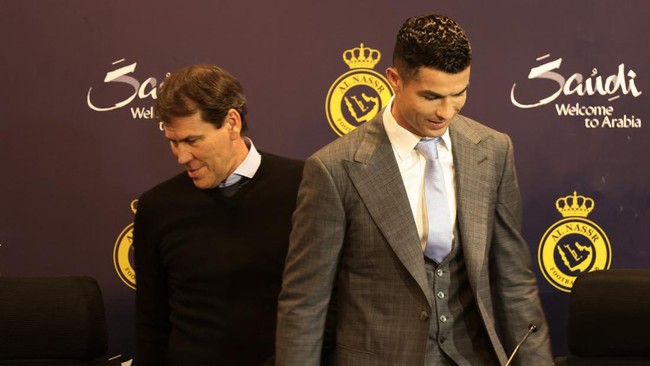 Situasi Al Nassr tengah panas seiring kabar kemarahan Cristiano Ronaldo dan rumor pelatih Rudi Garcia dipecat menguat.