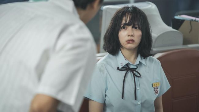 Viral Adegan Bullying di The Glory Disebut Terinspirasi Kisah Nyata The Glory episode 1 ramai dibahas lantaran adegan perundungan dikabarkan diangkat dari kisah nyata yang terjadi pada 2006.
