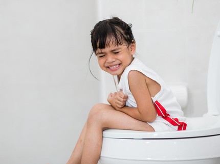 Konsumsi Minuman Probiotik untuk Anak yang Susah BAB, Apakah Aman?