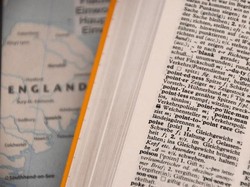 5 Contoh Artikel Bahasa Inggris Berbagai Topik dan Terjemahannya