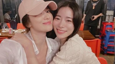 img-title Saling Tampar di The Glory, 7 Potret Song Hye Kyo & Lim Ji Yeon di Balik Layar