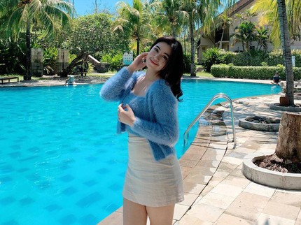 7 Potret Rinoa Senduk, Cucu Indro Warkop di Series Si Doel yang Cantik & Menawan
