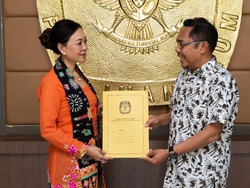 Istri Djarot Saiful Hidayat Daftar Jadi Calon Anggota DPD RI