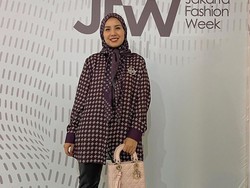 Klarifikasi Tya Ariestya soal Bagi-bagi Hampers Mi Instan