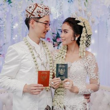 Kisah Cinta Wanita Cimahi & Pria Korea, dari Liburan Berakhir di Pelaminan