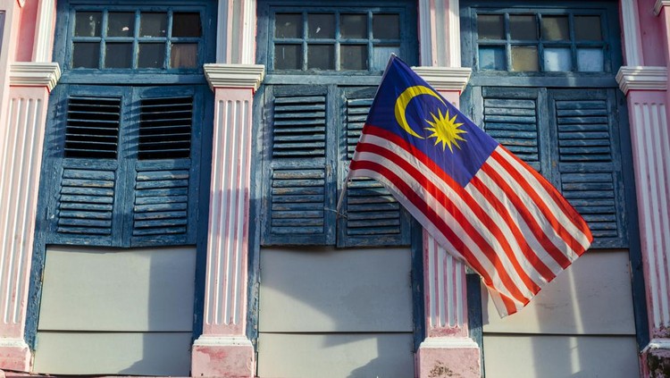 The flag of Malaysia is composed of a field of 14 alternating red and white stripes along the fly and a blue canton bearing a crescent and a 14-point star known as the Bintang Persekutuan (Federal Star). The 14 stripes, of equal width, represent the equal status in the federation of the 13 member states and the federal territories, while the 14 points of the star represent the unity between these entities. The crescent represents Islam, the country's state religion; the blue canton symbolises the unity of the Malaysian people; the yellow of the star and crescent is the royal colour of the Malay rulers.