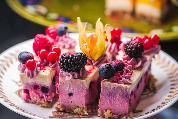 Akibat Terlalu Banyak Mengonsumsi Dessert / foto : pexels.com/ValeriaBoltneva