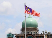 Turis Malaysia Lagi Duduk Dibakar Hidup-hidup, Terungkap Modus Pelaku Turis Malaysia Lagi Duduk Dibakar Hidup-hidup, Terungkap Modus Pelaku