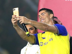 Pelatih Al Nassr Cuma Ingin Ronaldo Tersenyum Lagi