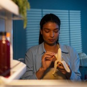 7 Camilan Ini Aman Dikonsumsi Malam Hari, Lezat dan Nggak Bikin Perut Buncit!