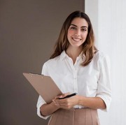 5 Bahasa Tubuh yang Dilakukan Perempuan Sukses untuk Terlihat Elegan dan Percaya Diri, Coba Ditiru Yuk!
