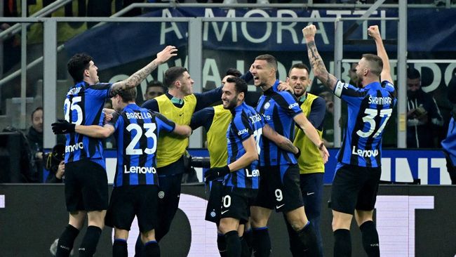 Inter Milan berhasil mengalahkan Napoli. Persaingan papan atas Liga Italia pun menjadi memanas.