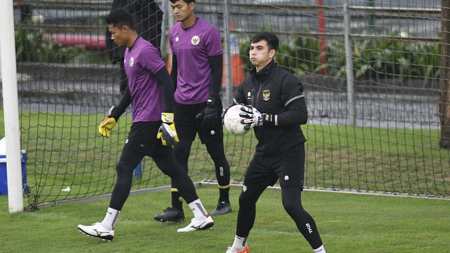 Pelatih Timnas Indonesia Shin Tae Yong memastikan kiper Nadeo Argawinata siap tampil melawan Vietnam pada leg pertama semifinal Piala AFF 2022.