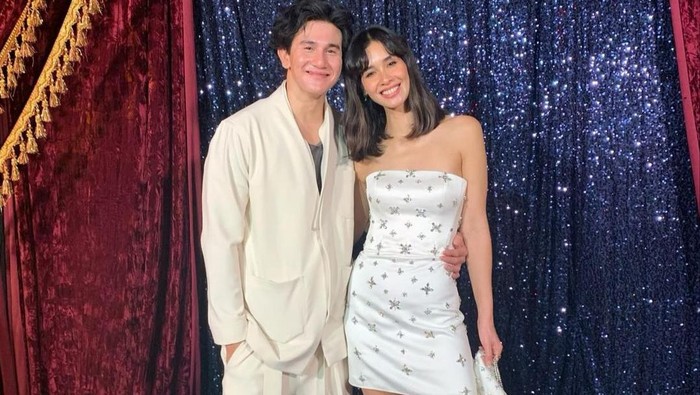 img-title Ide Gaya Couple ala Marsha Timothy dan Vino G. Bastian, Serasi untuk Acara After Party di Pesta Pernikahan
