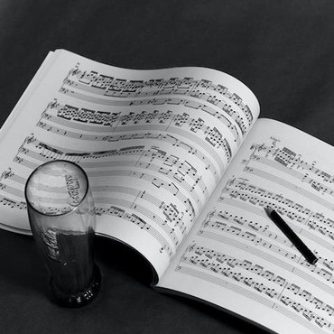 Lirik Lagu close with desires - Teo Glacier